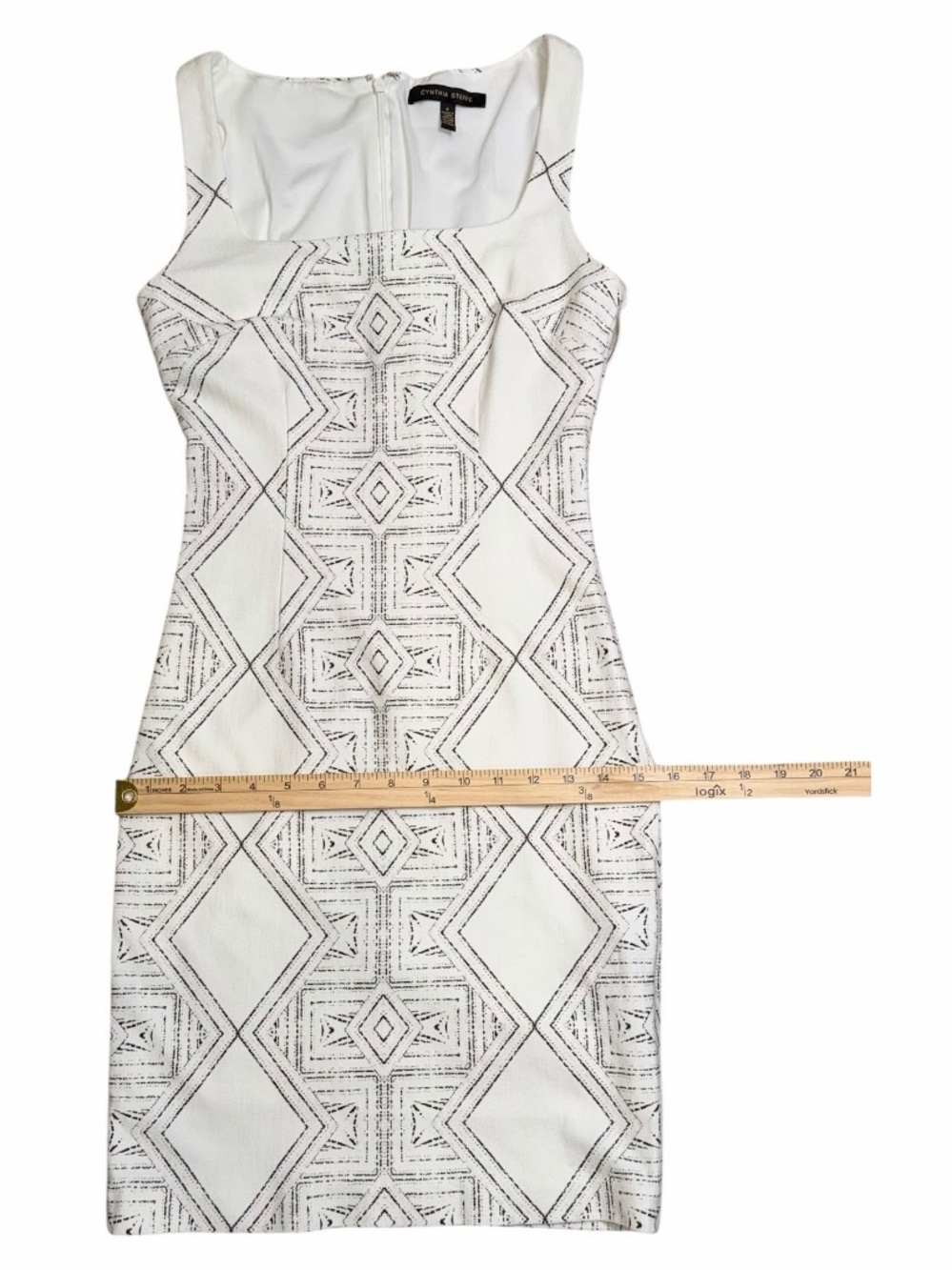 Cynthia Steffe Eloise Lacquer Print Ponte Sheath Dress Ivory Black Size 6 - Picture 6 of 7
